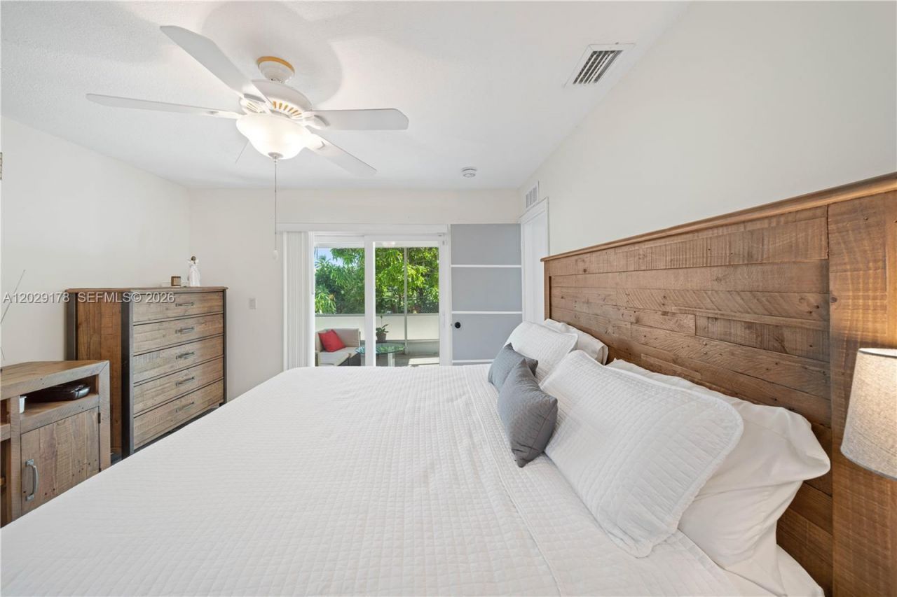 7715 SW 9th St, North Lauderdale, FL 33068 Photo