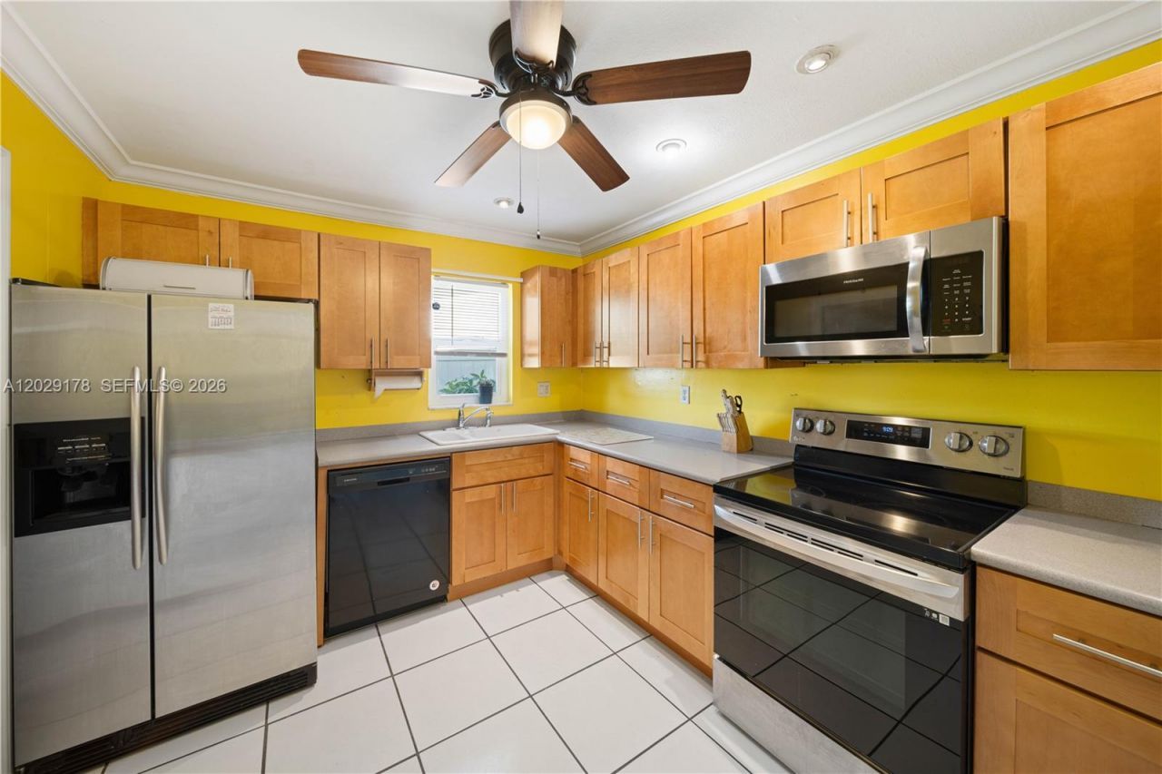 7715 SW 9th St, North Lauderdale, FL 33068 Photo