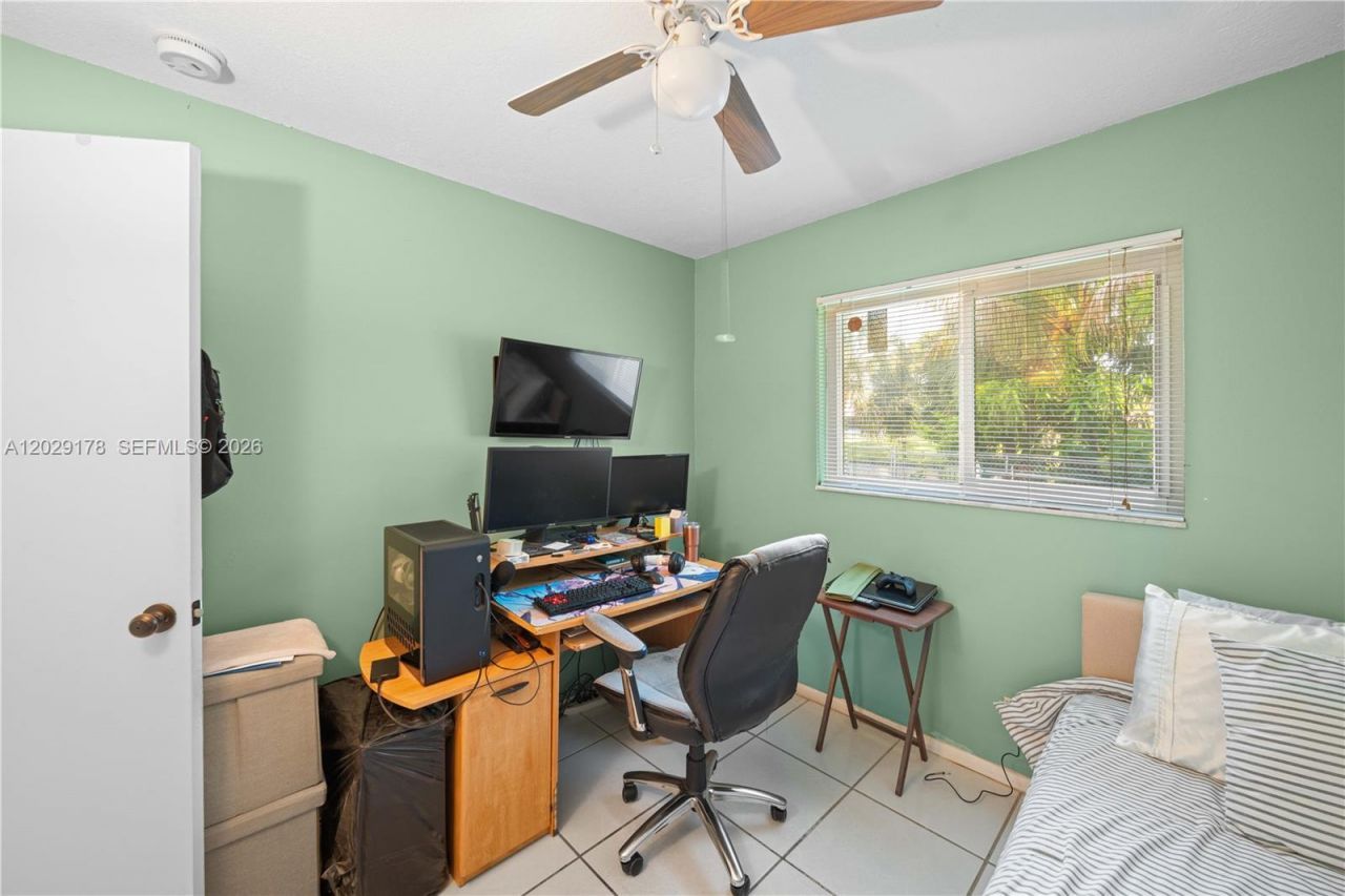 7715 SW 9th St, North Lauderdale, FL 33068 Photo