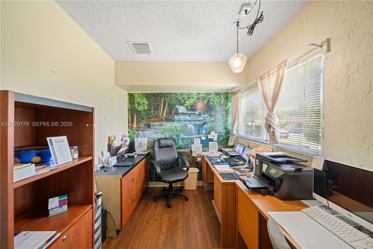 7715 SW 9th St, North Lauderdale, FL 33068 Photo