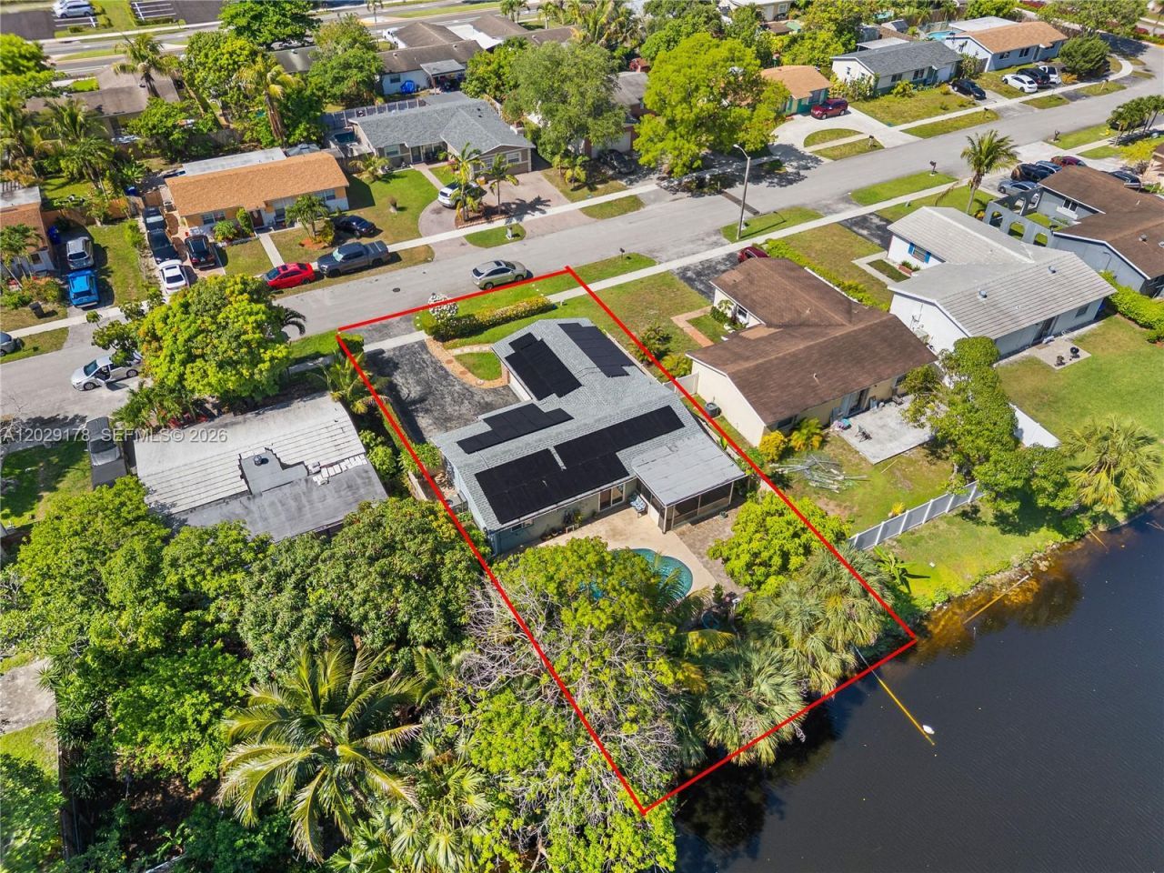 7715 SW 9th St, North Lauderdale, FL 33068 Photo