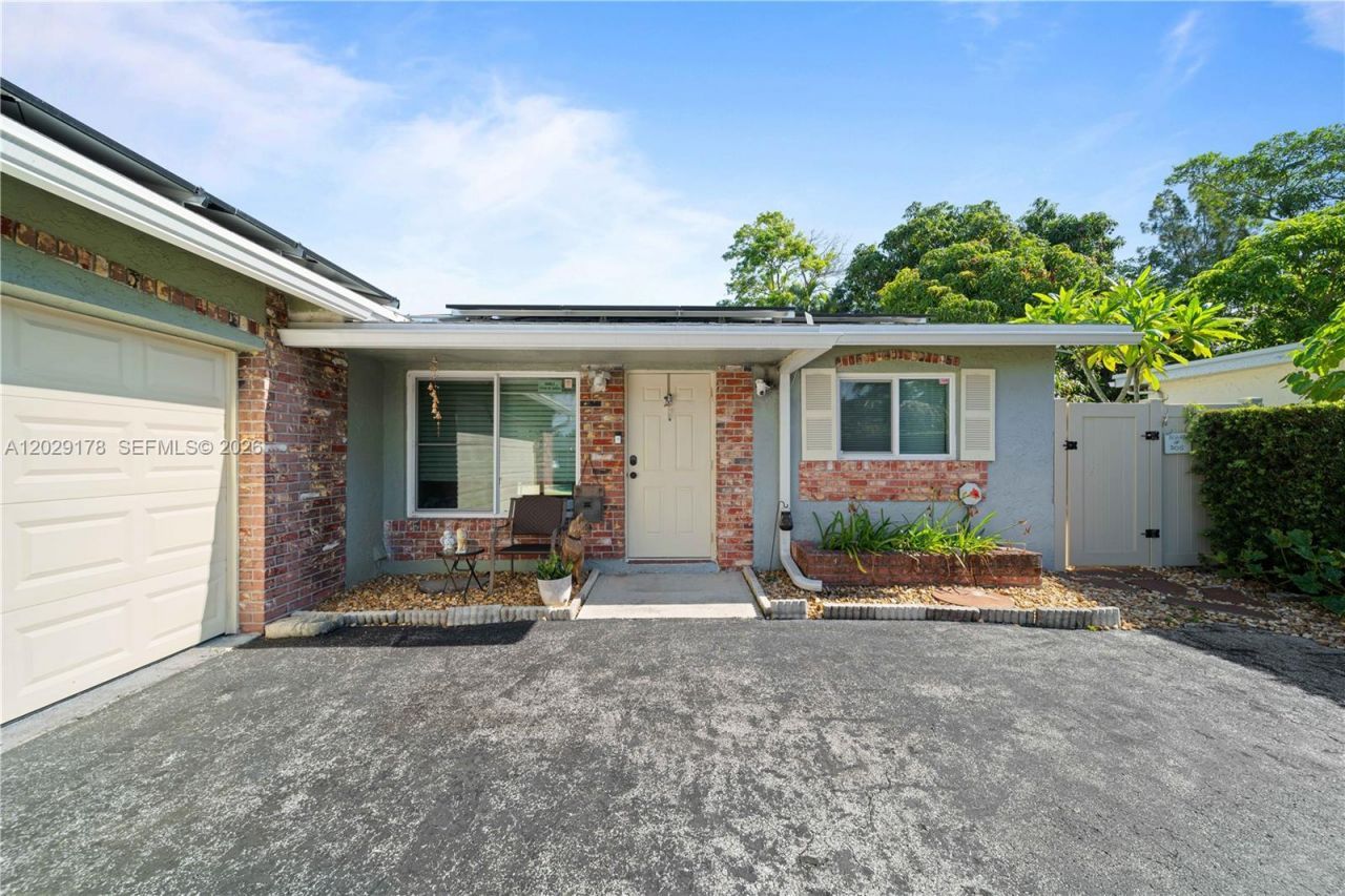 7715 SW 9th St, North Lauderdale, FL 33068 Photo
