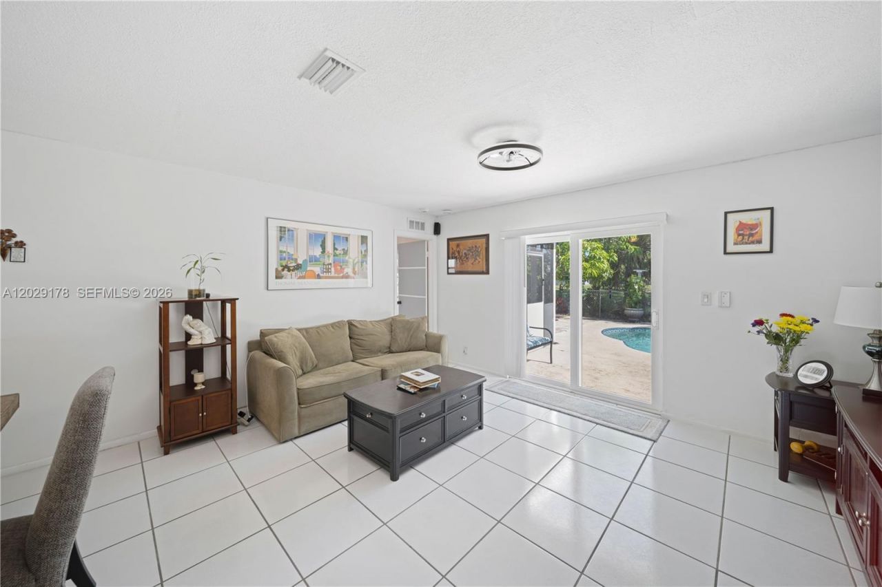7715 SW 9th St, North Lauderdale, FL 33068 Photo