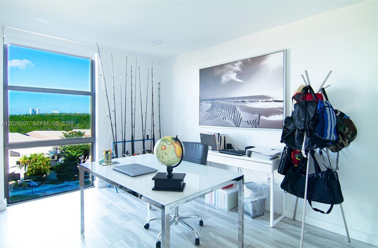 2500 NE 135th St , Unit B508, North Miami, FL 33181 Photo