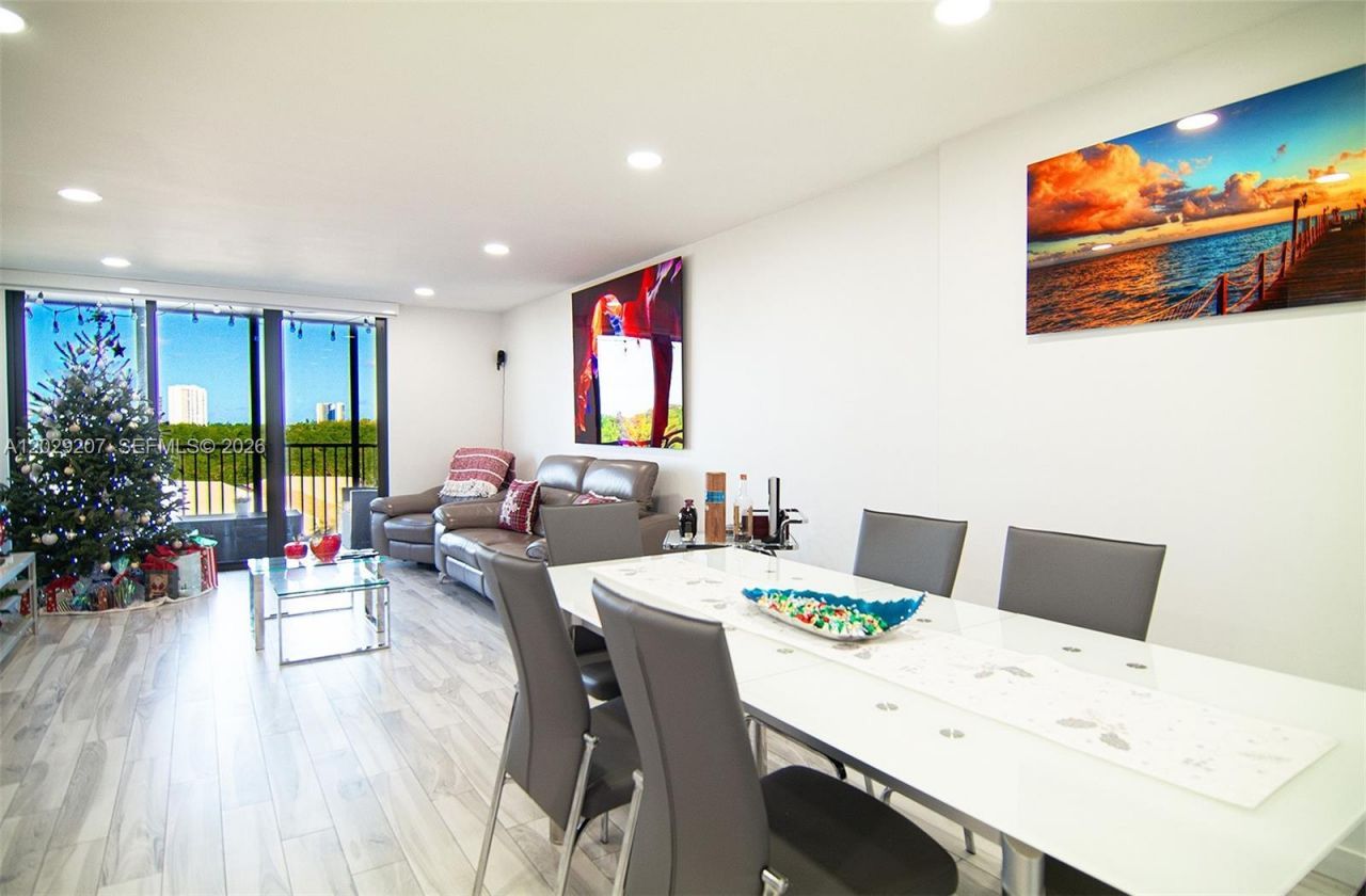 2500 NE 135th St , Unit B508, North Miami, FL 33181 Photo