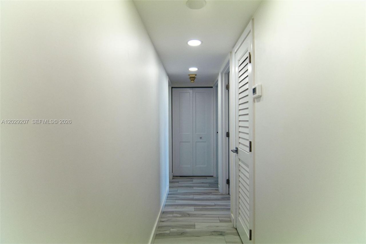 2500 NE 135th St , Unit B508, North Miami, FL 33181 Photo