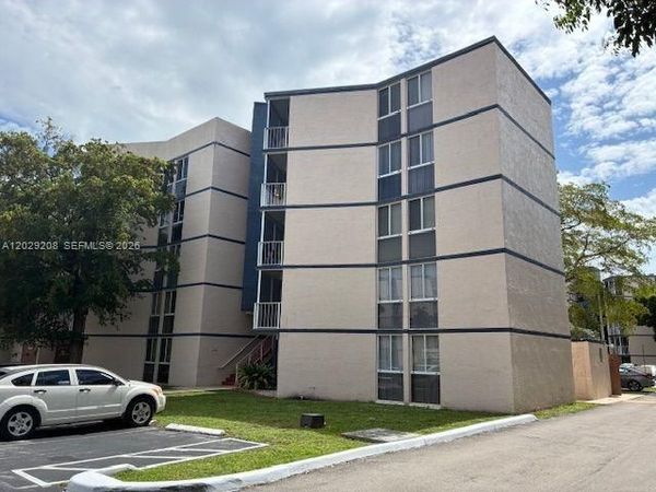 7075 NW 186th St, Unit C507, Hialeah, FL 33015