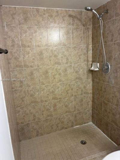7075 NW 186th St, Unit C507, Hialeah, FL 33015 Photo