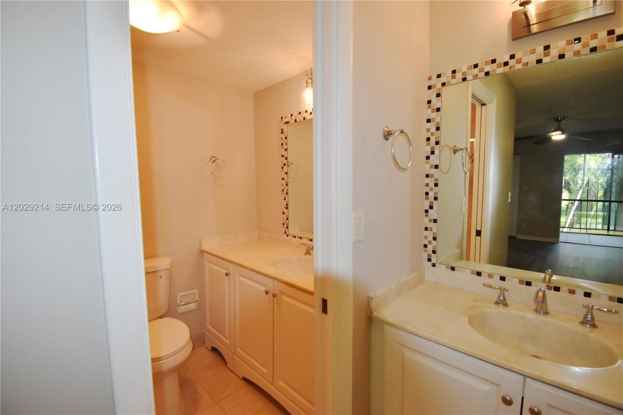 6080 NW 44th St , Unit 201, Lauderhill, FL 33319 Photo