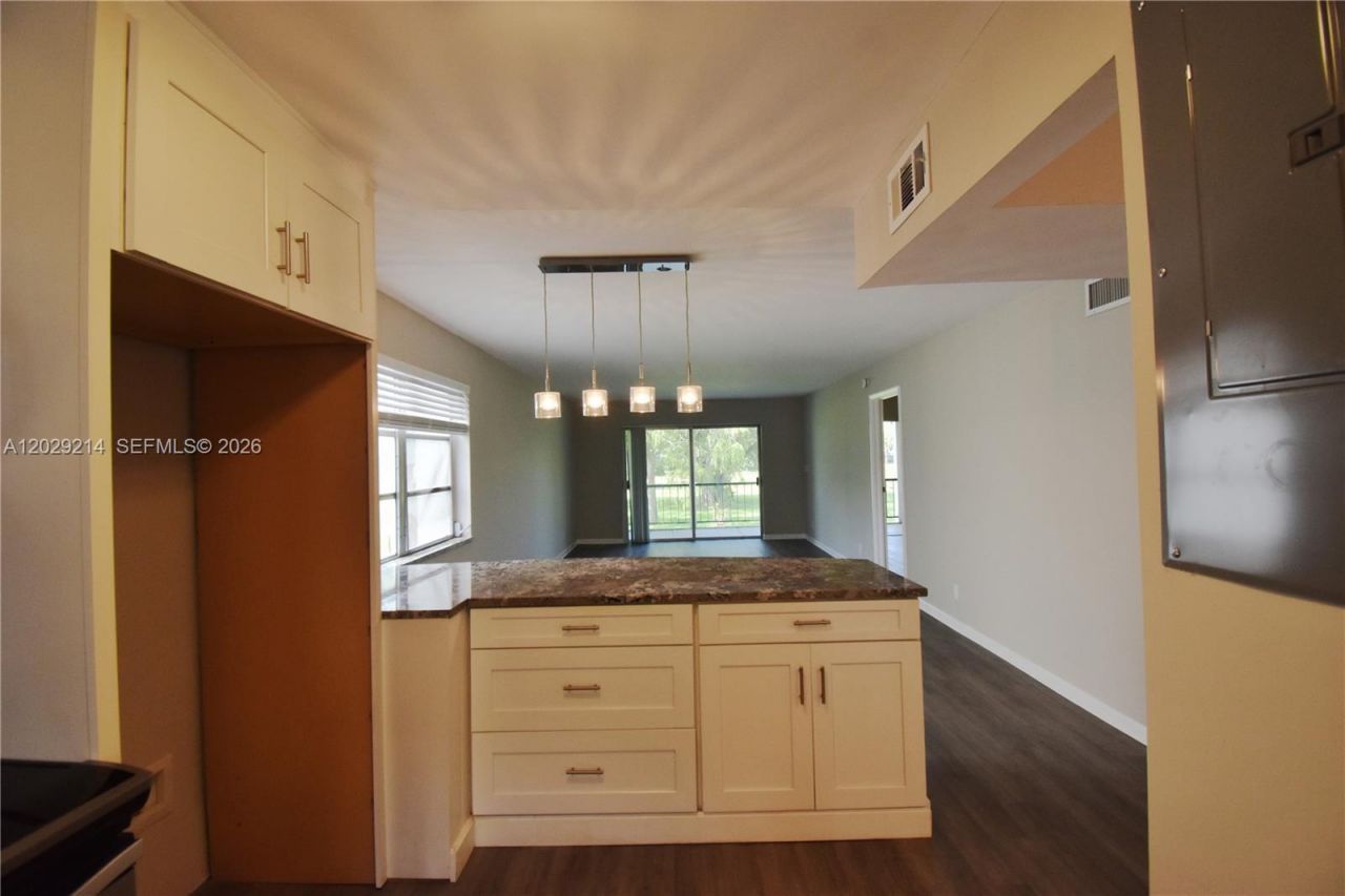 6080 NW 44th St , Unit 201, Lauderhill, FL 33319 Photo