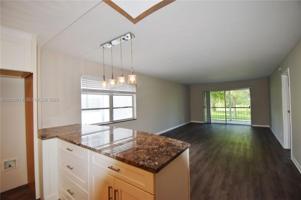 6080 NW 44th St , Unit 201, Lauderhill, FL 33319 Photo