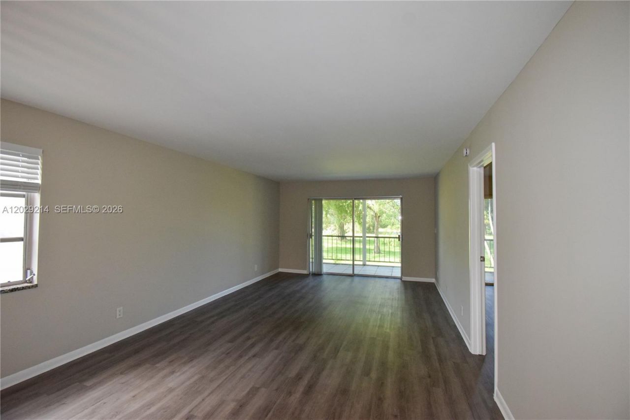 6080 NW 44th St , Unit 201, Lauderhill, FL 33319 Photo