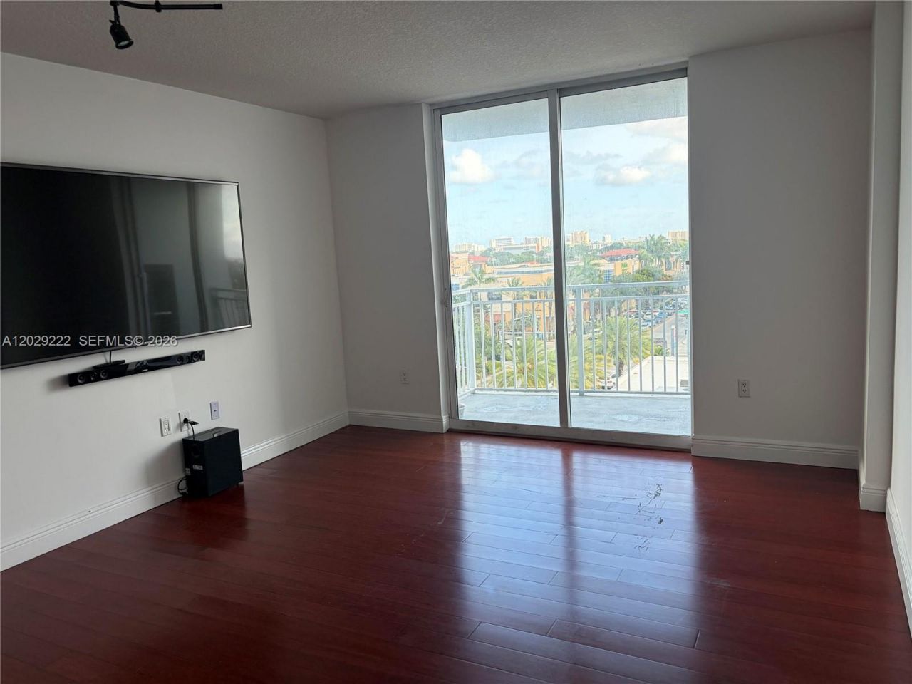 60 NW 37th Ave, Unit 608, Miami, FL 33125 Photo