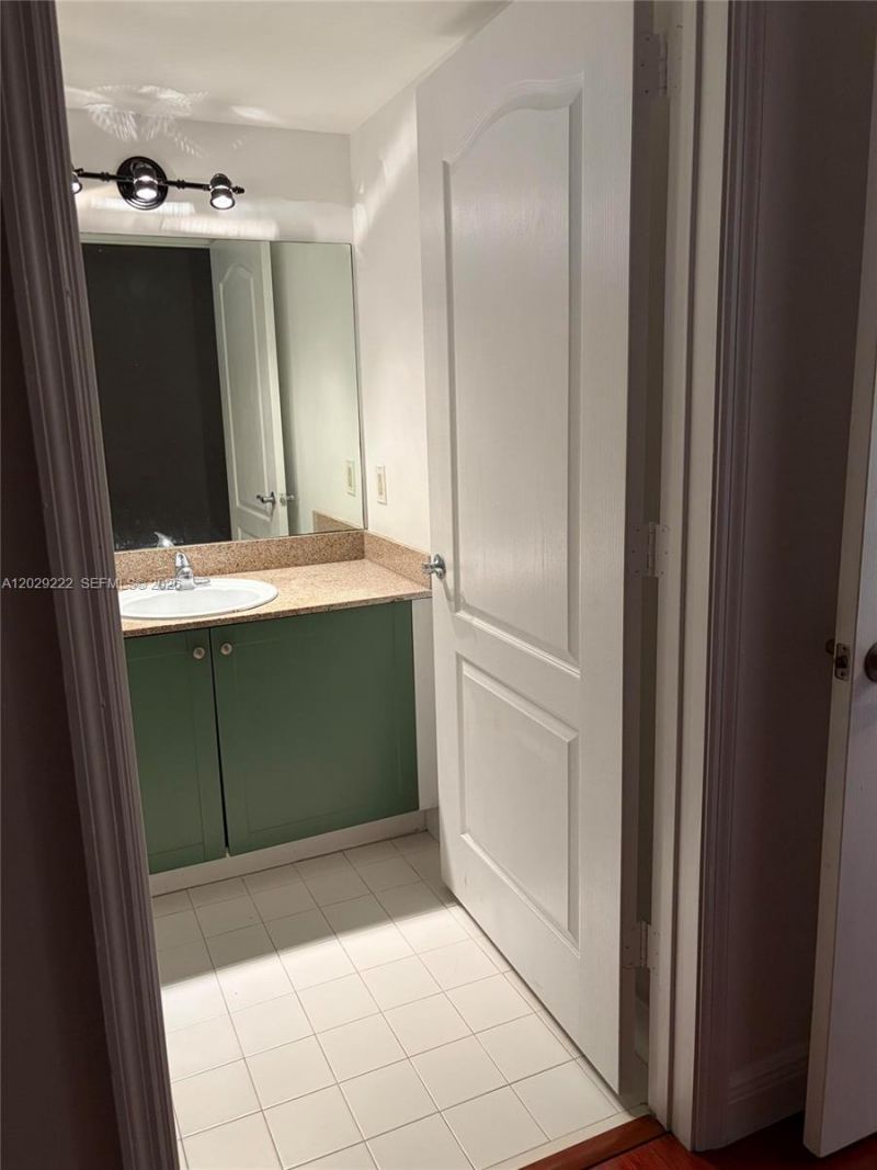 60 NW 37th Ave, Unit 608, Miami, FL 33125 Photo