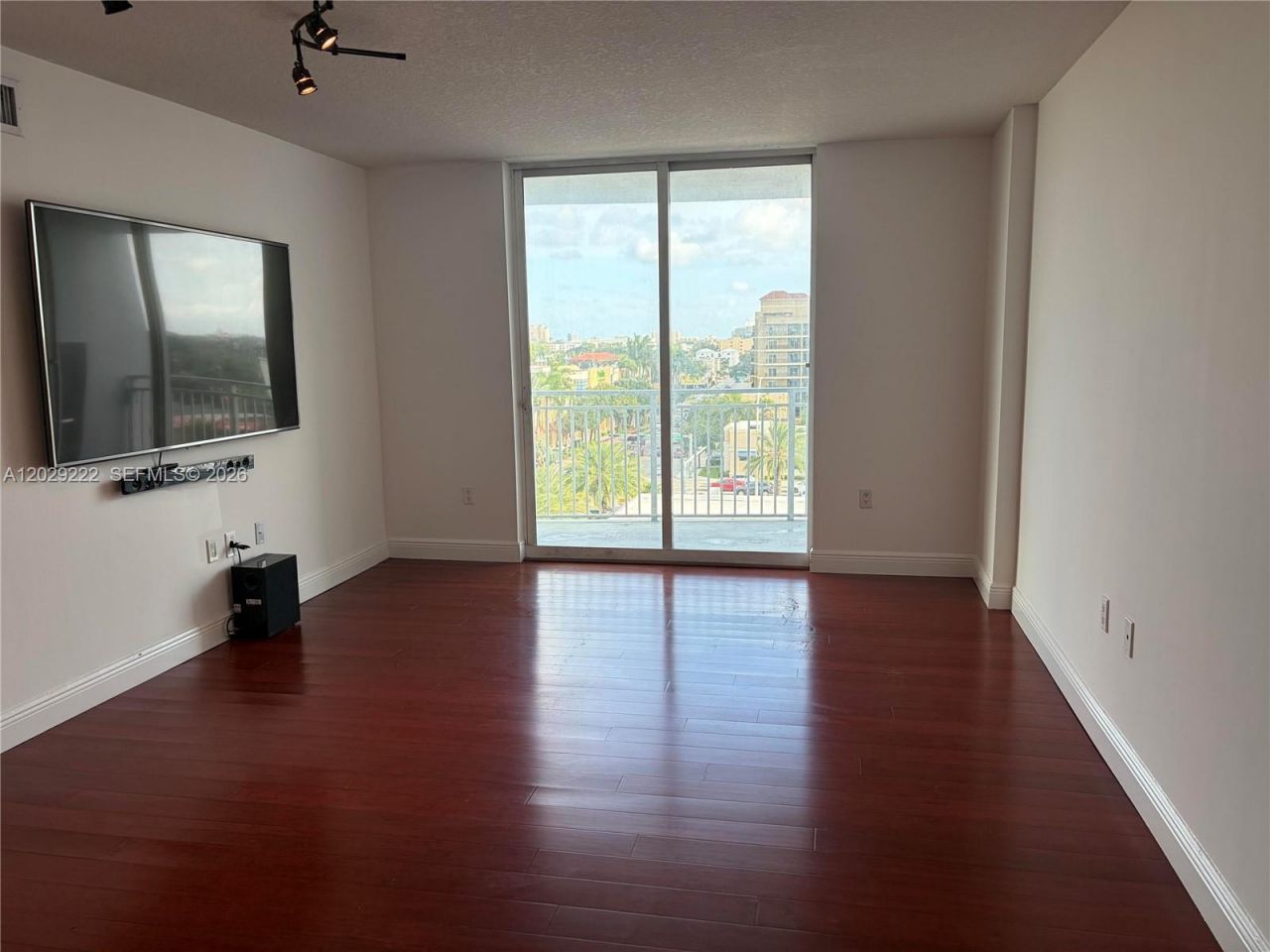 60 NW 37th Ave, Unit 608, Miami, FL 33125 Photo