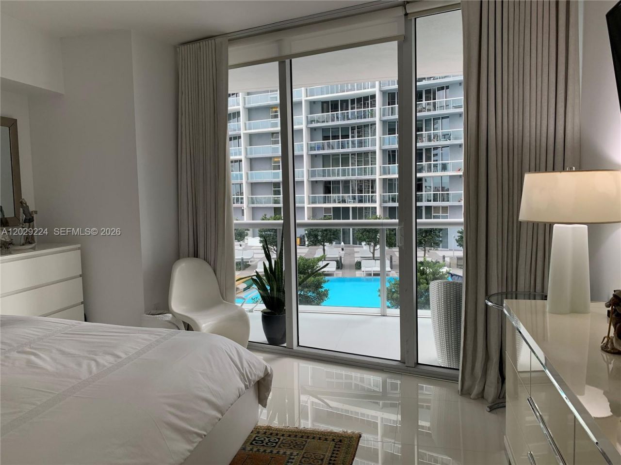 475 Brickell Ave , Unit 1611, Miami, FL 33131 Photo