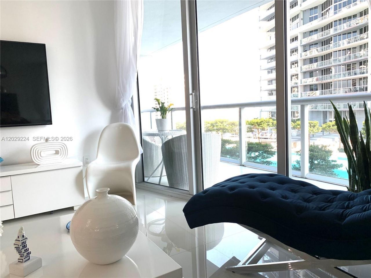 475 Brickell Ave , Unit 1611, Miami, FL 33131 Photo