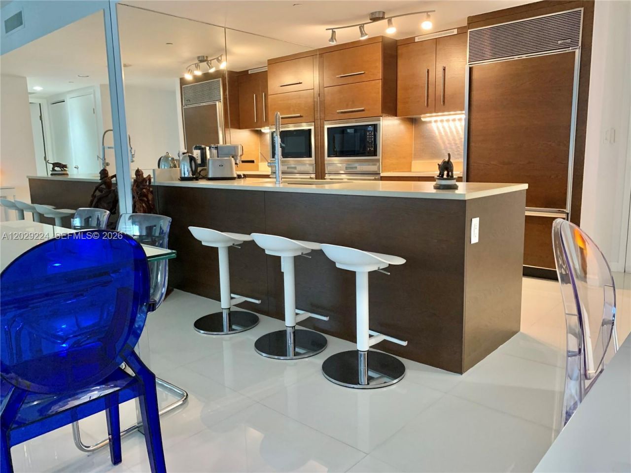 475 Brickell Ave , Unit 1611, Miami, FL 33131 Photo