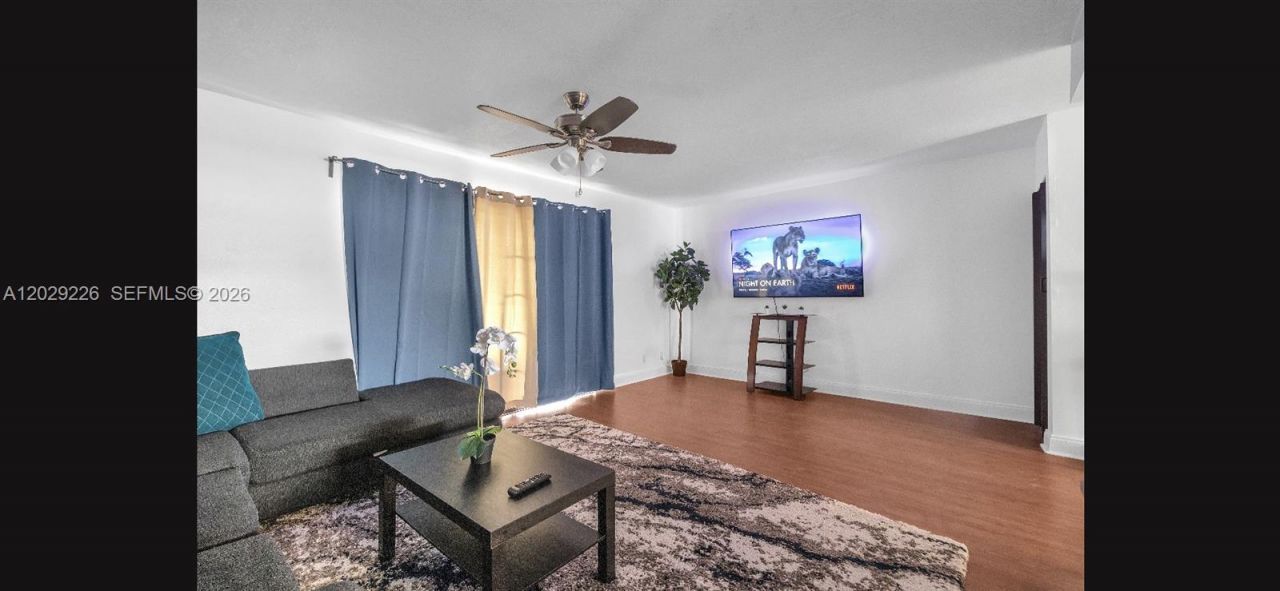 9427 NW 42nd St, Sunrise, FL 33351 Photo