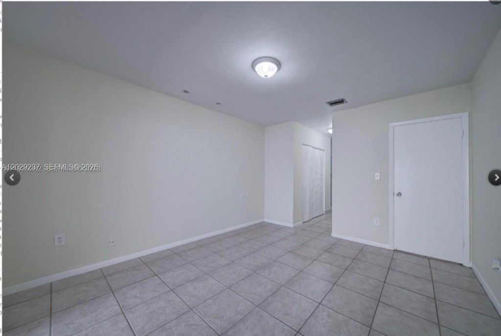 15182 E Loch Isle Dr E , Miami Lakes, FL 33014 Photo