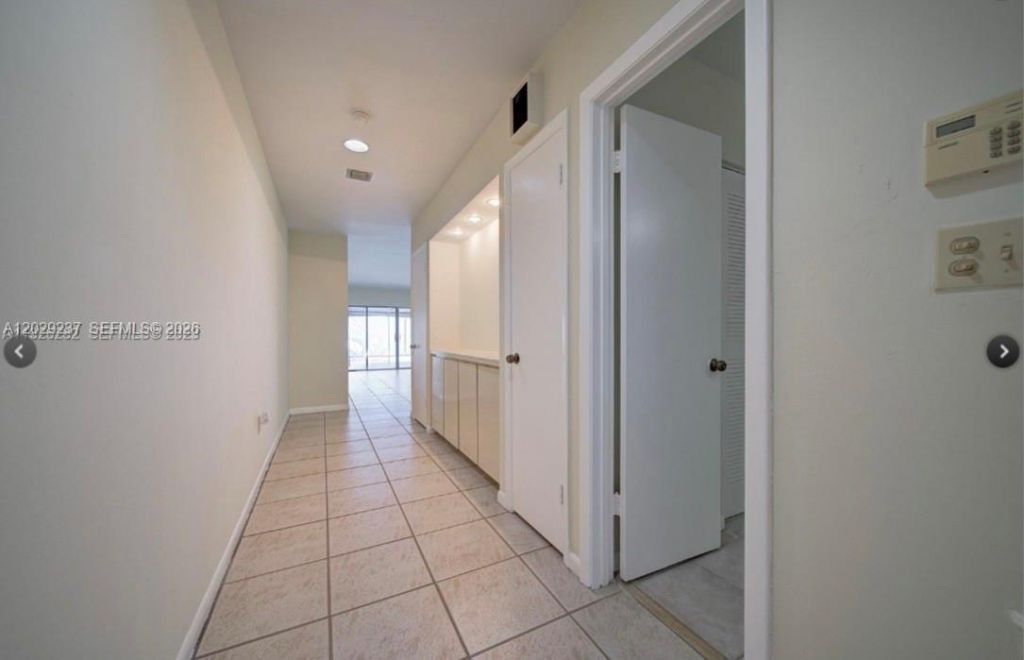 15182 E Loch Isle Dr E , Miami Lakes, FL 33014 Photo