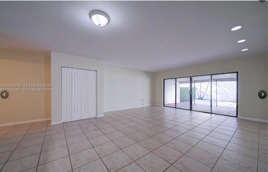 15182 E Loch Isle Dr E , Miami Lakes, FL 33014 Photo