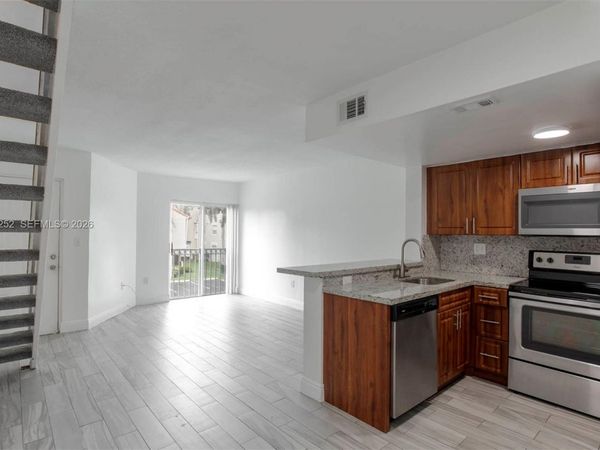 8580 NW 6th Ln , Unit 6-205, Miami, FL 33126