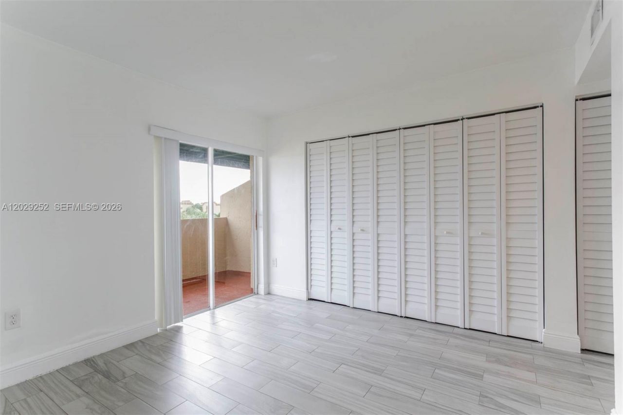 8580 NW 6th Ln , Unit 6-205, Miami, FL 33126 Photo