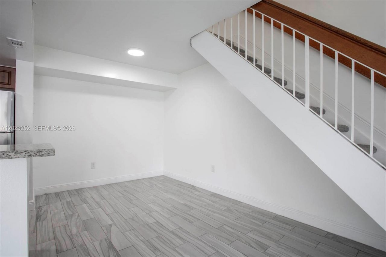 8580 NW 6th Ln , Unit 6-205, Miami, FL 33126 Photo