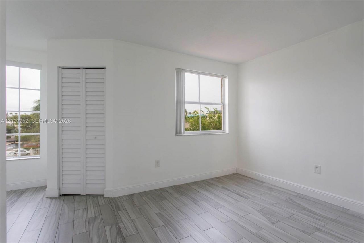 8580 NW 6th Ln , Unit 6-205, Miami, FL 33126 Photo