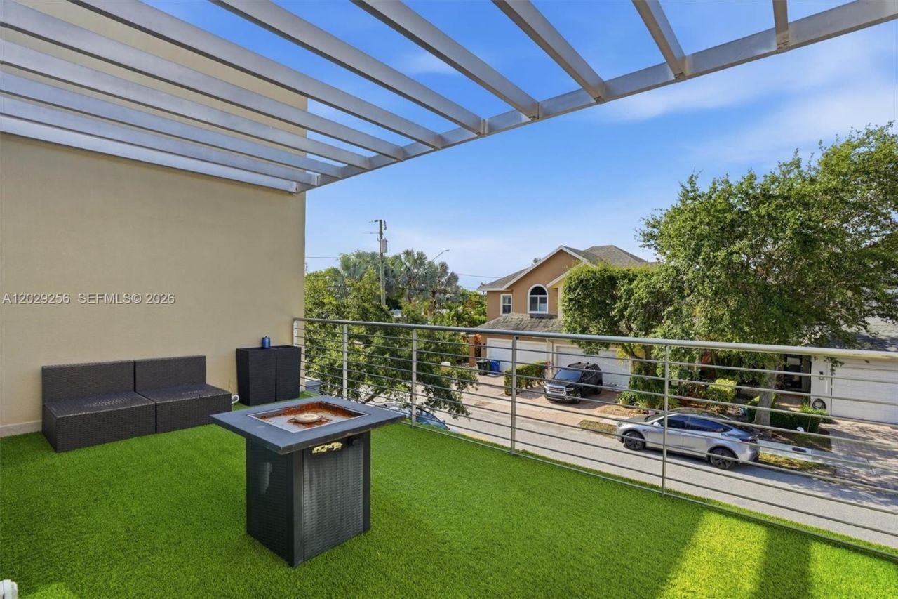 1417 NE 17th St , Fort Lauderdale, FL 33305 Photo