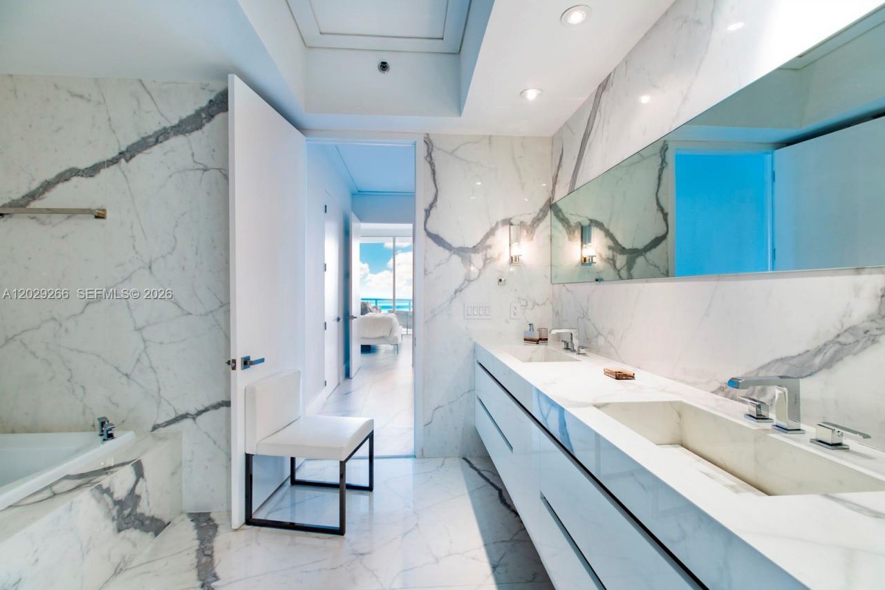 100 S Pointe Dr , Unit 3701, Miami Beach, FL 33139 Photo
