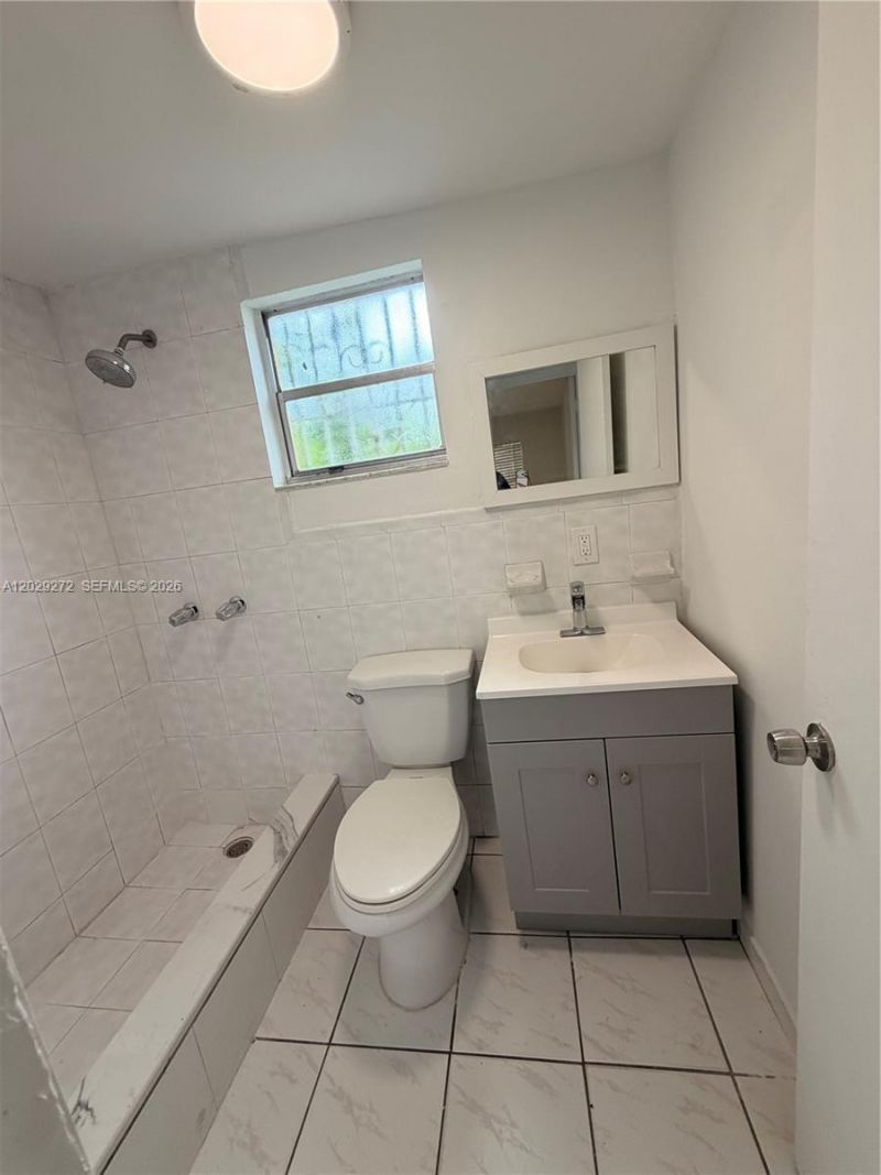 2420 NW 31st St , Unit 3, Miami, FL 33142 Photo