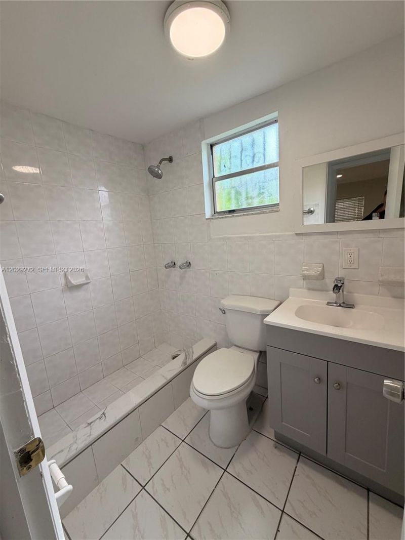 2420 NW 31st St , Unit 3, Miami, FL 33142 Photo