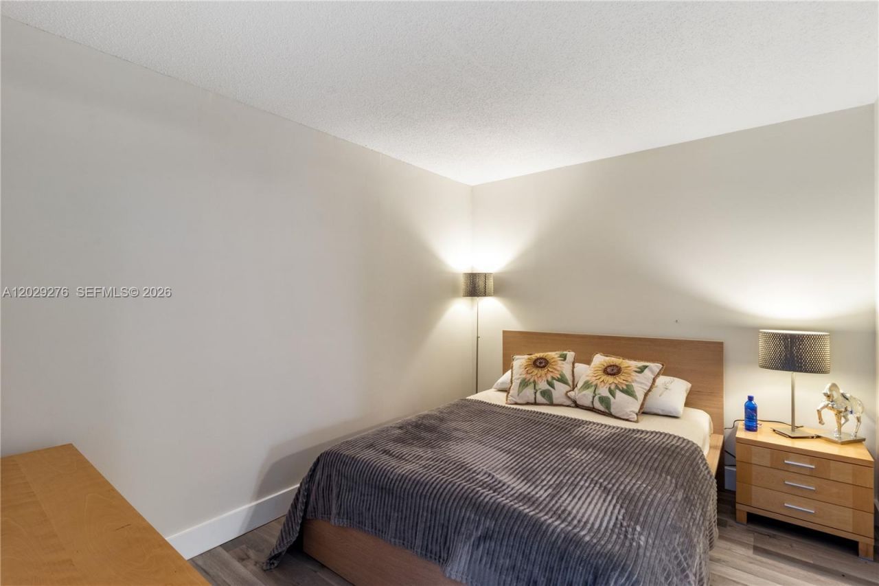1717 N Bayshore Dr , Unit A-2837, Miami, FL 33132 Photo