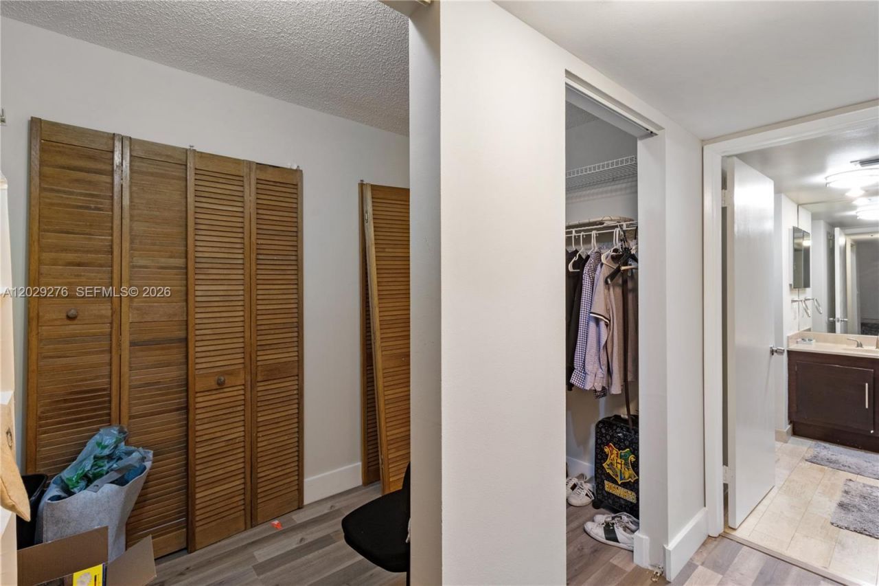 1717 N Bayshore Dr , Unit A-2837, Miami, FL 33132 Photo