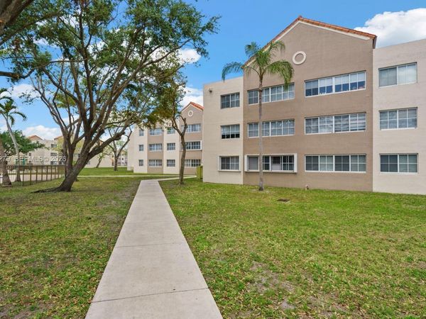 6135 NW 186th St, Unit 202, Hialeah, FL 33015