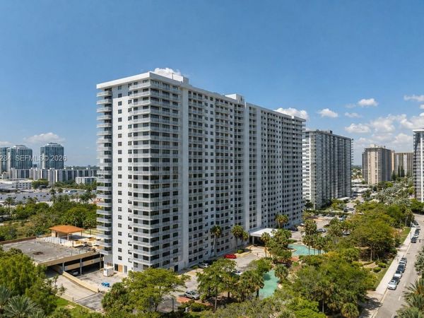 210 174th St , Unit 515, Sunny Isles Beach, FL 33160