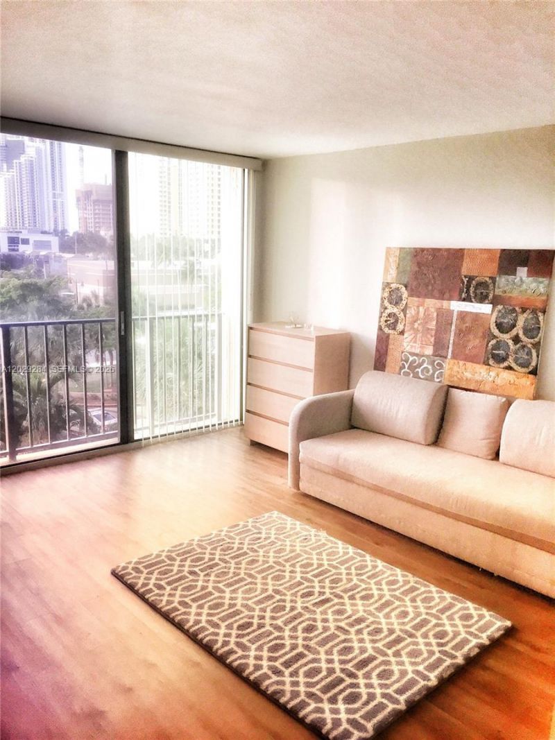 210 174th St , Unit 515, Sunny Isles Beach, FL 33160 Photo