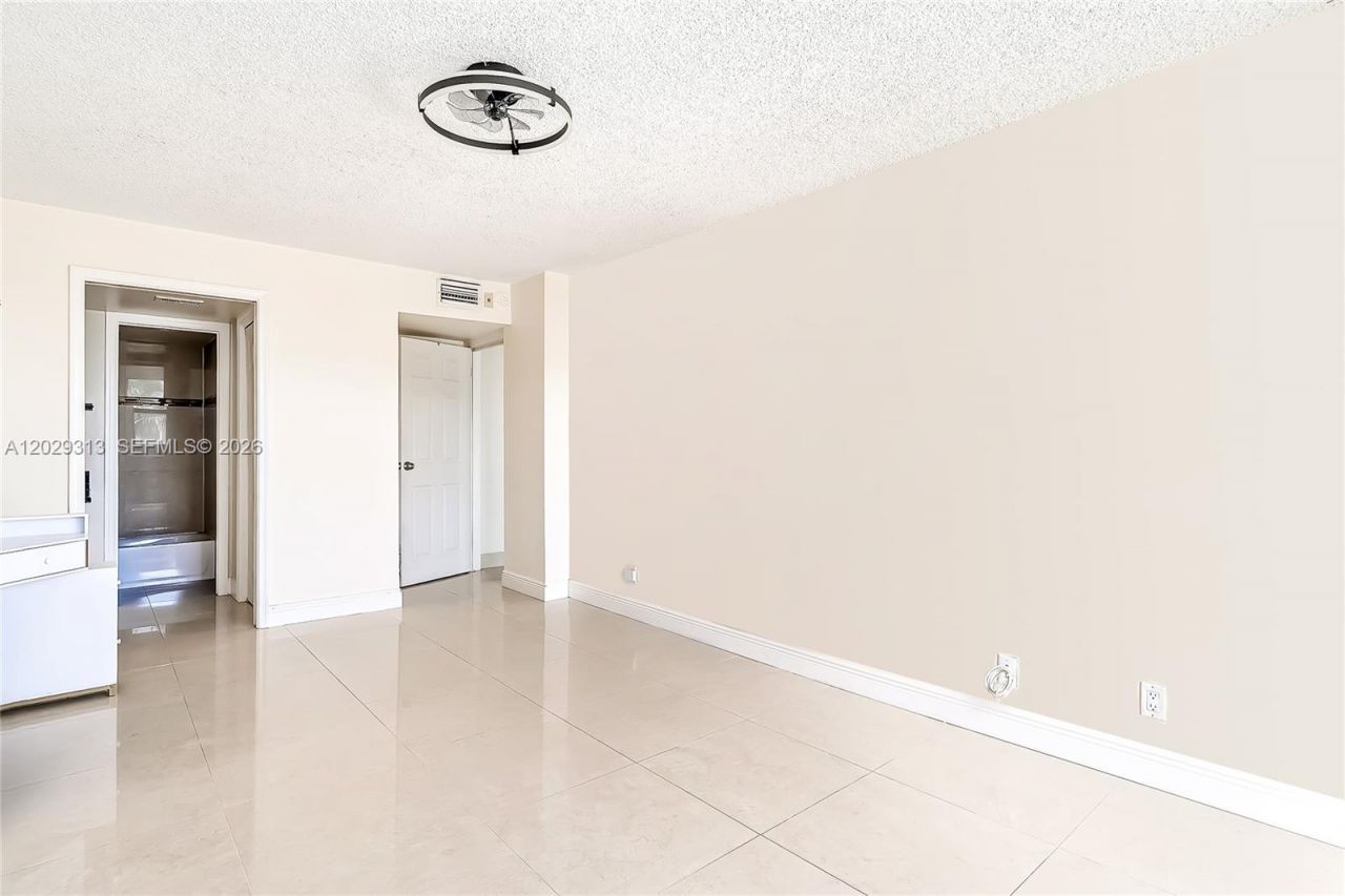 3031 N Ocean Blvd , Unit 406, Fort Lauderdale, FL 33308 Photo