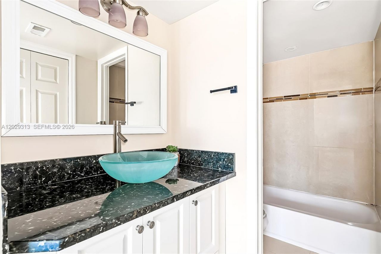 3031 N Ocean Blvd , Unit 406, Fort Lauderdale, FL 33308 Photo