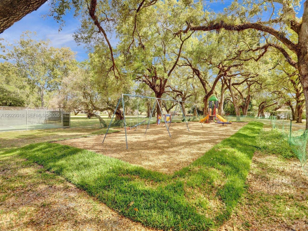 9235 Lagoon Pl , Unit 402, Davie, FL 33324 Photo