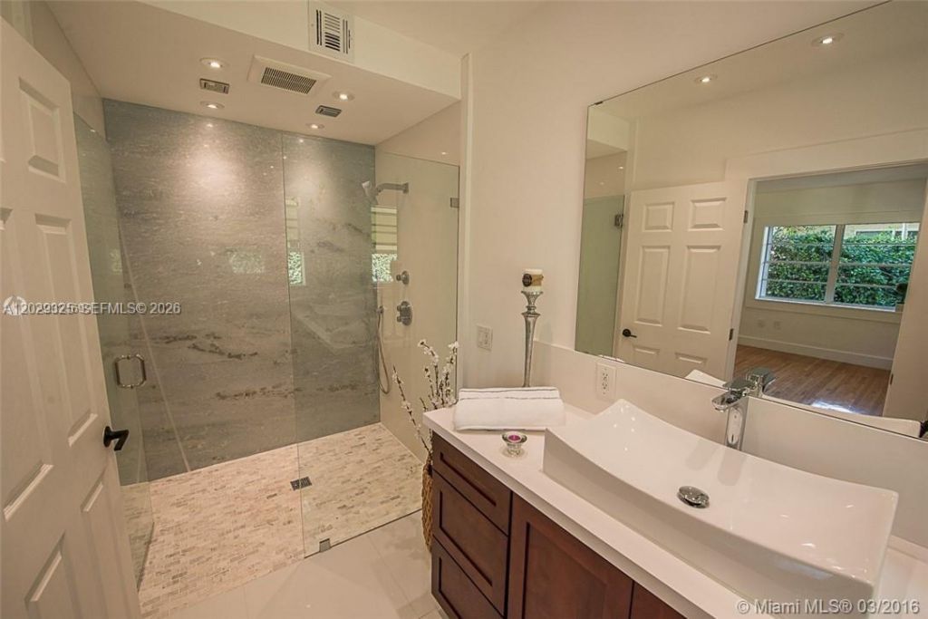 931 Placetas Ave , Coral Gables, FL 33146 Photo