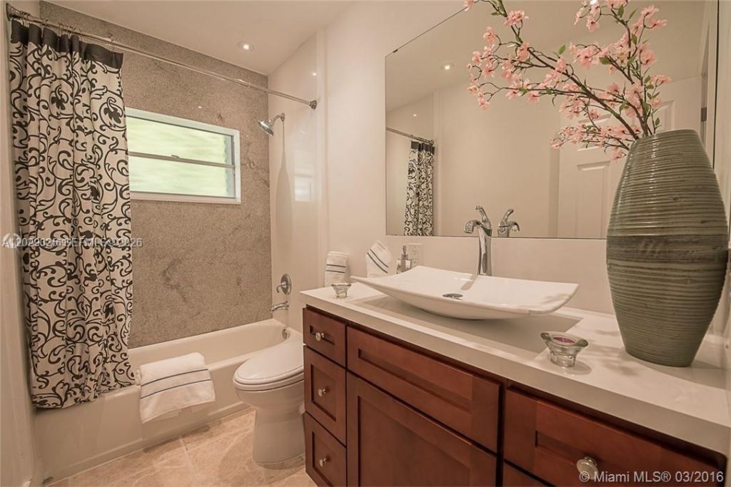 931 Placetas Ave , Coral Gables, FL 33146 Photo