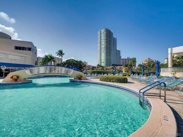 19707 Turnberry Way , Unit 16L, Aventura, FL 33180