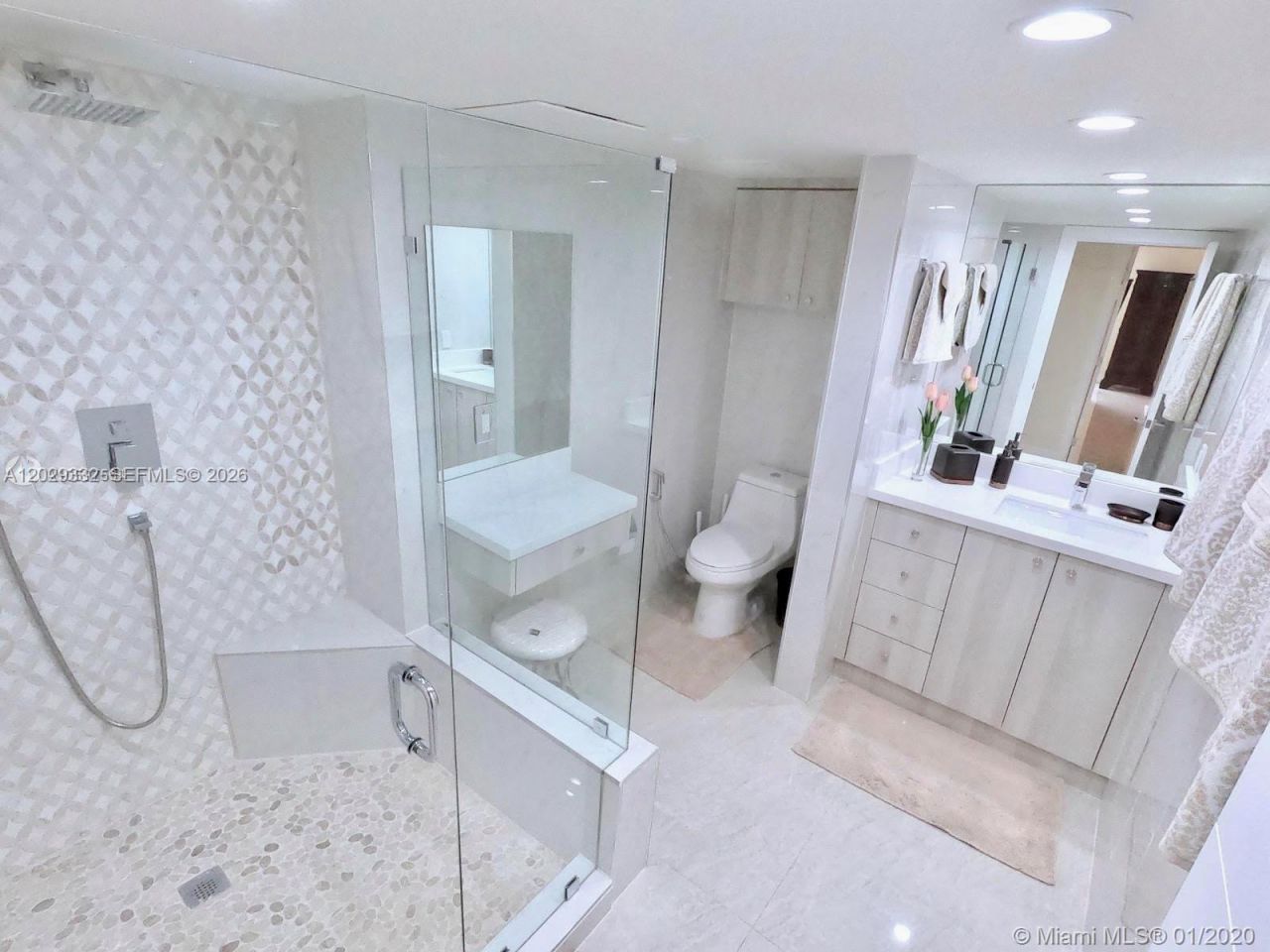 19707 Turnberry Way , Unit 16L, Aventura, FL 33180 Photo