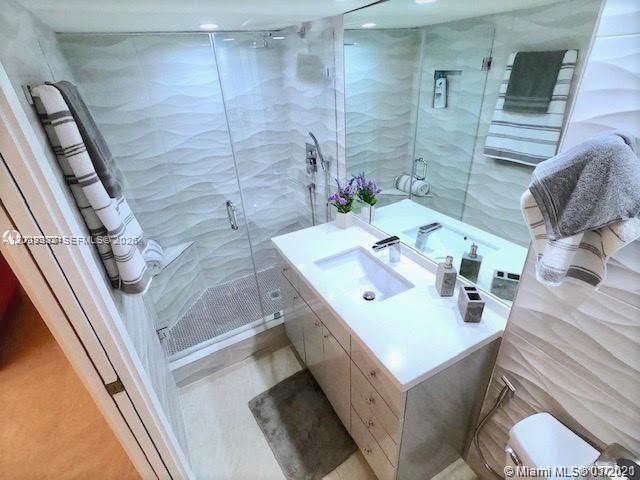 19707 Turnberry Way , Unit 16L, Aventura, FL 33180 Photo