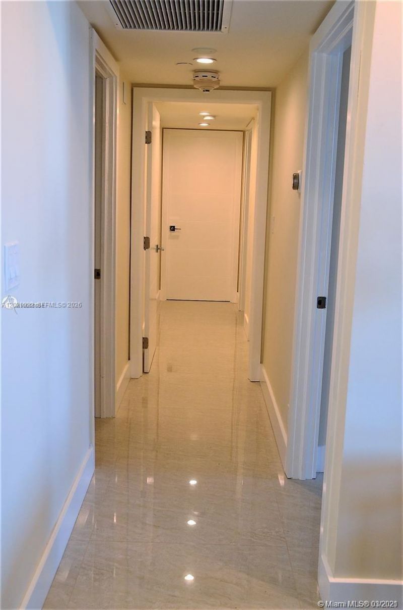 19707 Turnberry Way , Unit 16L, Aventura, FL 33180 Photo