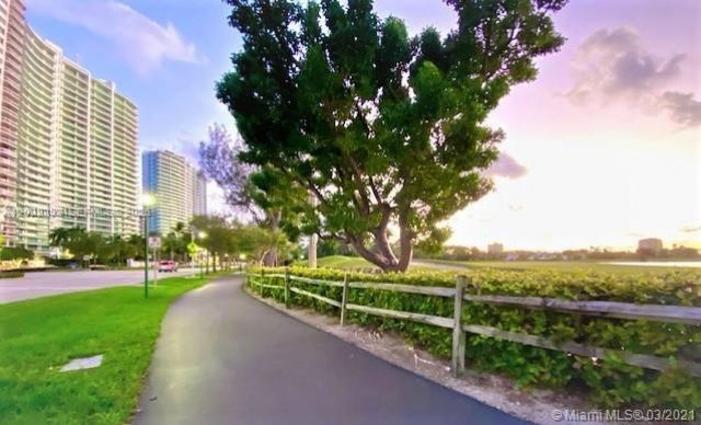 19707 Turnberry Way , Unit 16L, Aventura, FL 33180 Photo