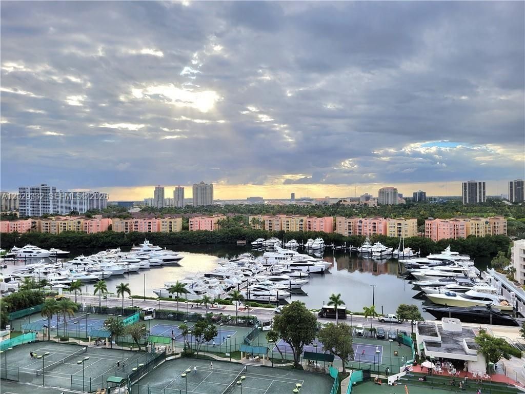 19707 Turnberry Way , Unit 16L, Aventura, FL 33180 Photo